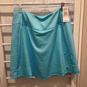 Vineyard vines printed performance skort. Brand new never worn. Tags attached .